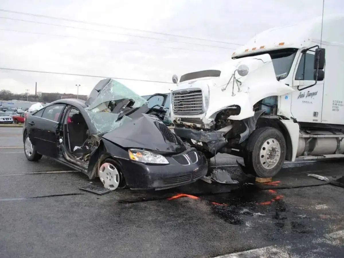 Can I Sue a Trucking Company After an Accident